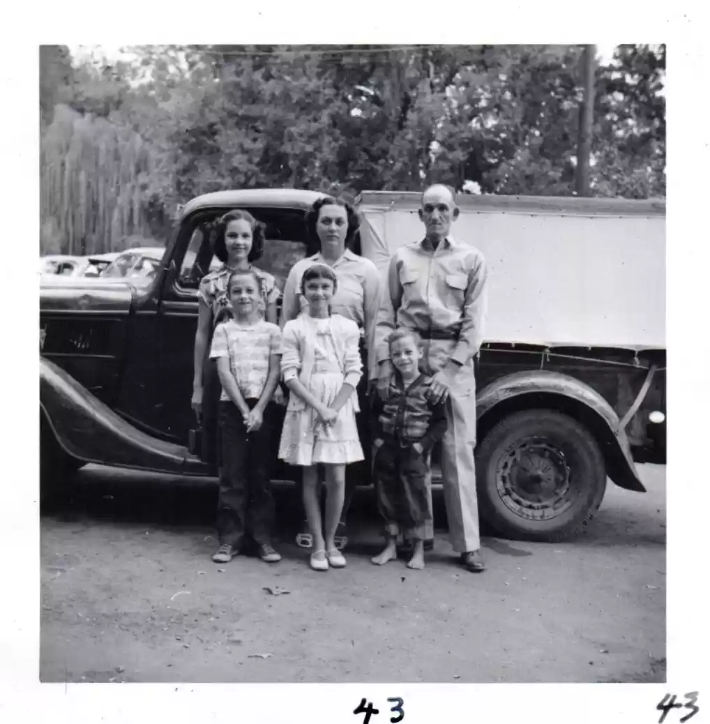 Family, unnamed (43)